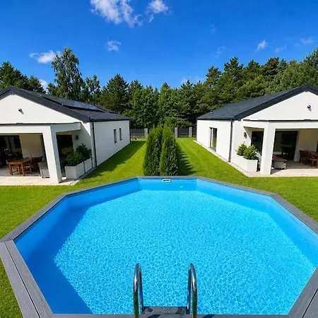 Large Home, Swimming Pool, Sauna, Jacuzzi
