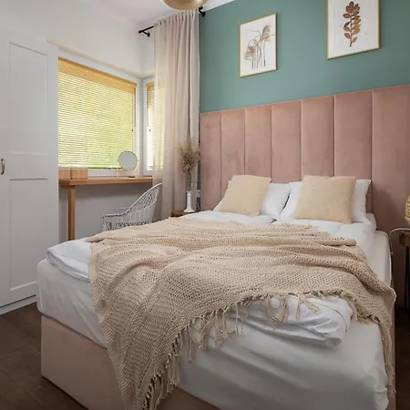 Large Home, Swimming Pool, Sauna, Jacuzzi Odargowo