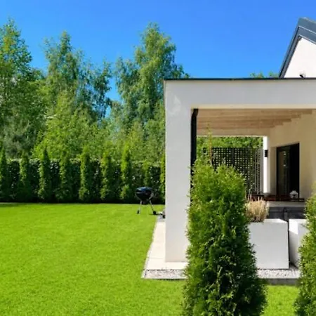 Large Home, Swimming Pool, Sauna, Jacuzzi *